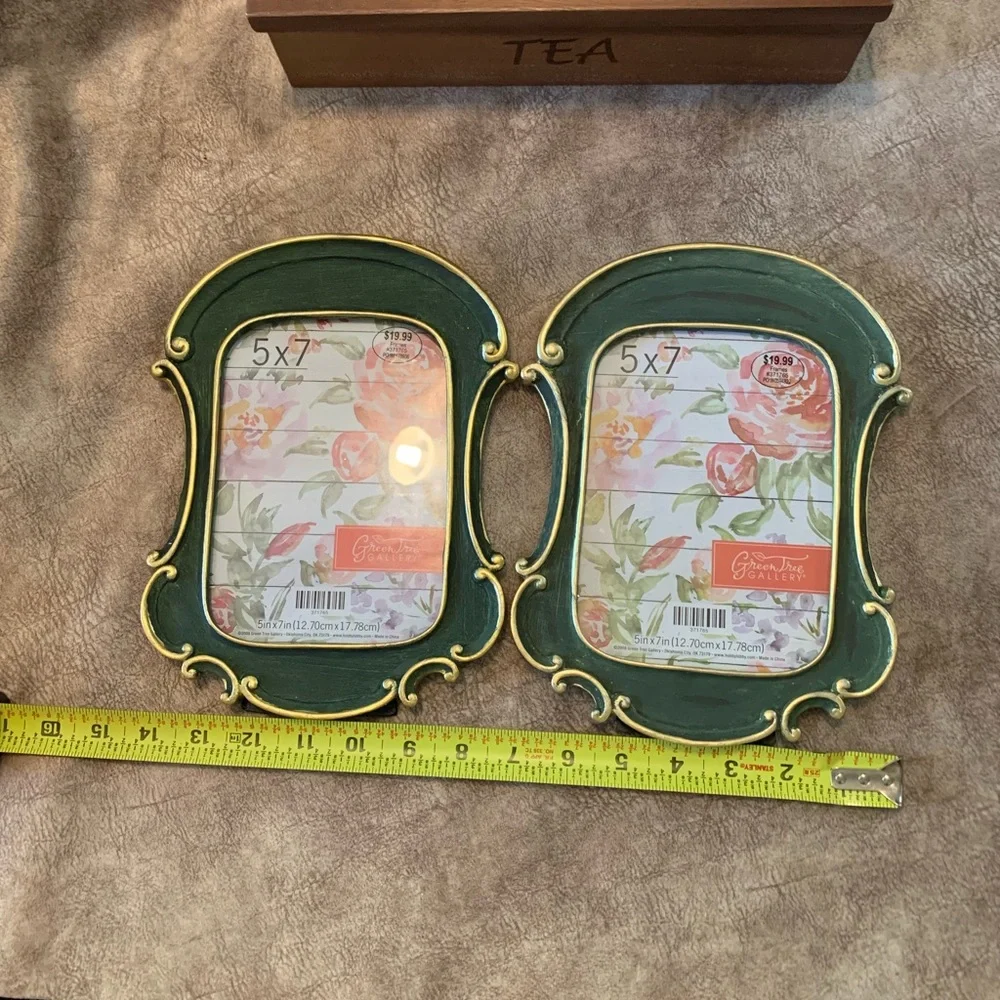 2 Picture Frames